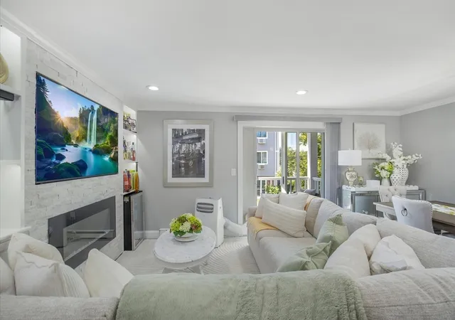 Listing Photo 5 - Condo for sale in building located at 8 Royal Dane Dr, Marshfield, MA 02050 - Unit #68