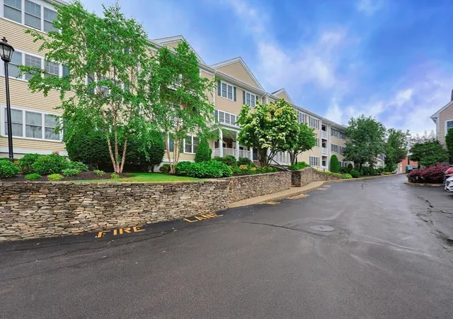Homes for sale in Norwood, MA | 1 Lenox St #205, Norwood, MA 02062 | MLS# 73541523