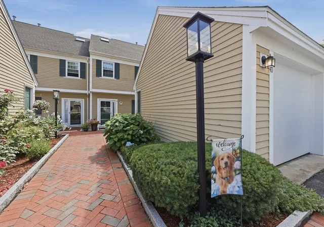 Homes for sale in Holden, MA | 40 Village Way #40, Holden, MA 01520 | MLS# 73547817