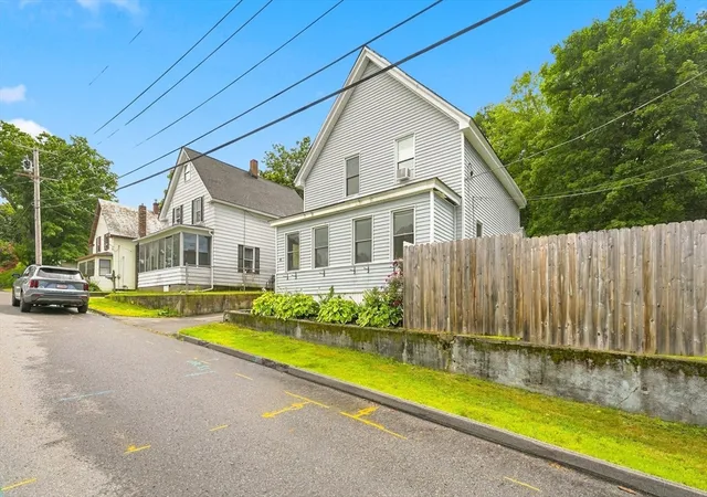 Photo 2 of Single family home for sale at 38 Belmont St, Fitchburg, MA 01420 | MLS# 73559425 | Listing updated on 2026-09-16