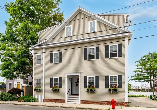 1st image of 125 Water St #125, Newburyport, MA 01950 | MLS# 73561133