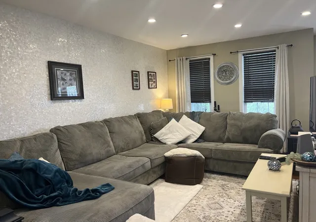 Photo 4 of Sale Pending at 609 Detroit St, Fall River, MA 02721 | MLS# 73564152 | Listing updated on 2026-10-07