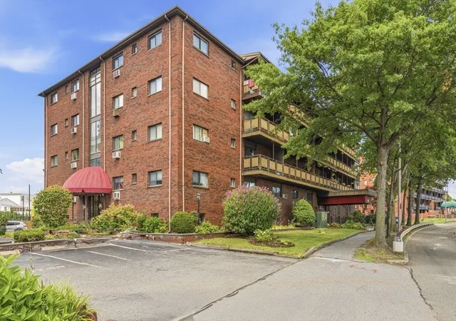 2nd image of 595 Revere Beach Pkwy #40, Revere, MA 02151 | MLS# 73562633