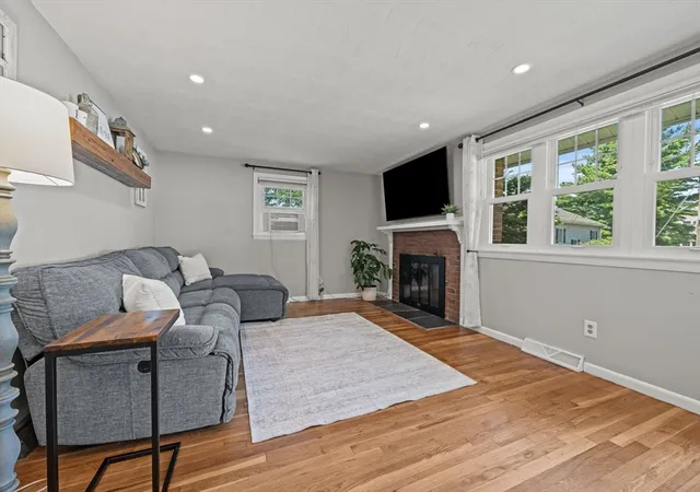 5th image of 19 Magnolia St, Saugus, MA 01906 | MLS# 73552902