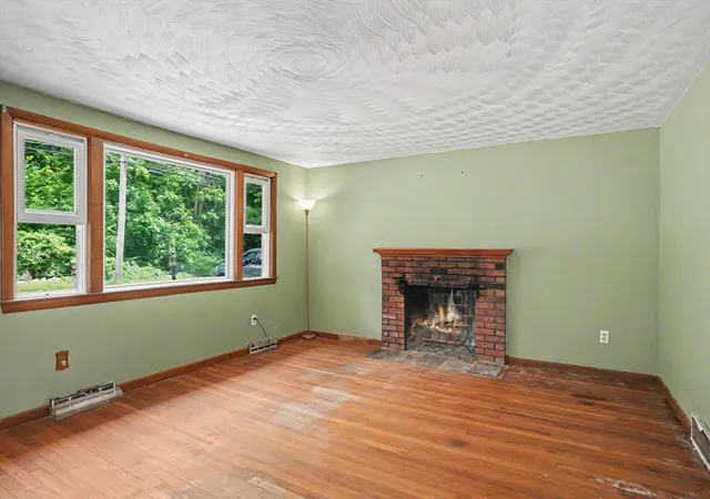 Photo 4 of Sale Pending at 216 Brigham St, Marlborough, MA 01752 | MLS# 73556861 | Listing updated on 2026-09-01