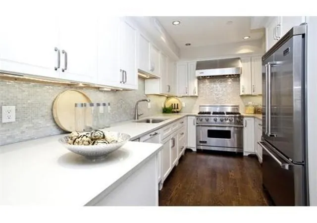 Photo 3 of Condo for sale at 410 Boylston St #03, Boston, MA 02116 | MLS# 73555098 | Listing updated on 2026-09-22