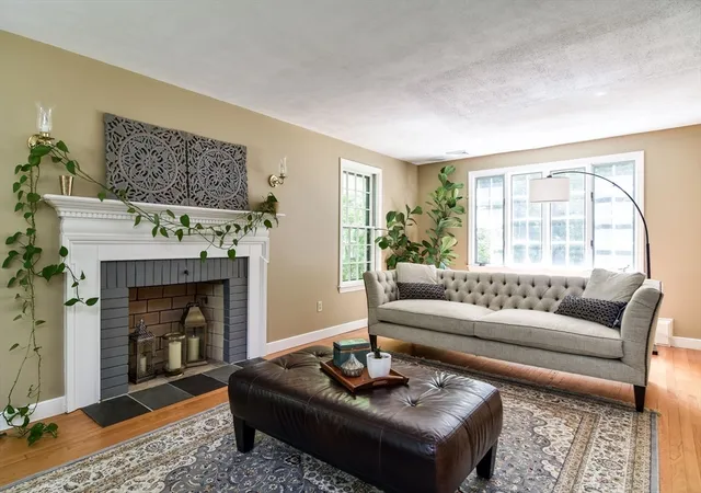 3rd image of 15 Juniper Lane, Dover, MA 02030 | MLS# 73524160