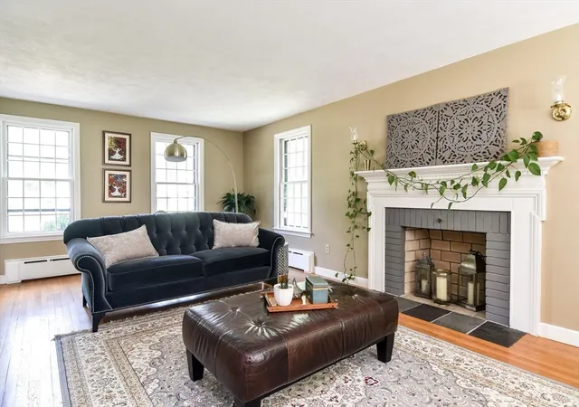 4th image of 15 Juniper Lane, Dover, MA 02030 | MLS# 73524160
