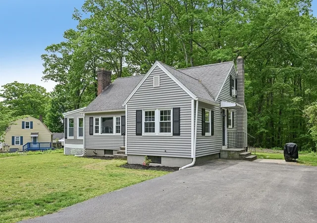 Homes for sale in Leicester, MA | 18 Carleton Rd, Leicester, MA 01542 | MLS# 73526381