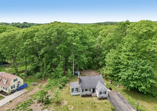 Homes for sale in Leicester, MA | 18 Carleton Rd, Leicester, MA 01542 | MLS# 73526381