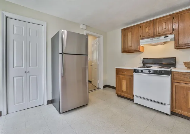 5th image of 54 Grn St, Leominster, MA 01453