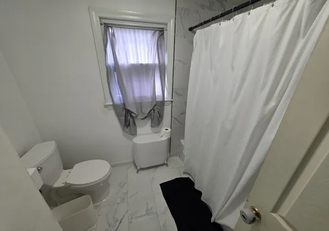 19th image of 160 Orleans St, Lowell, MA 01850 | MLS# 73526600