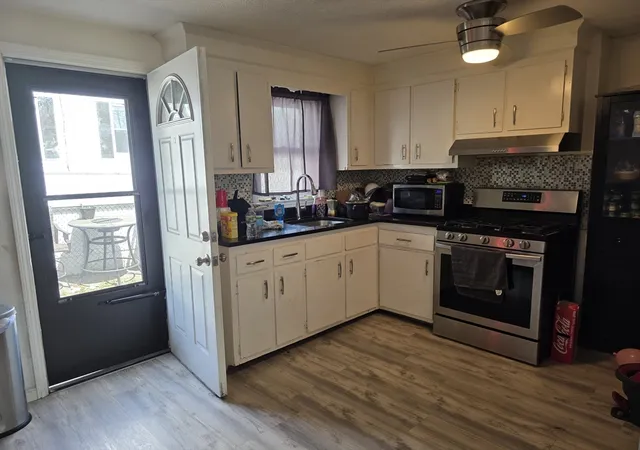 5th image of 160 Orleans St, Lowell, MA 01850 | MLS# 73526600