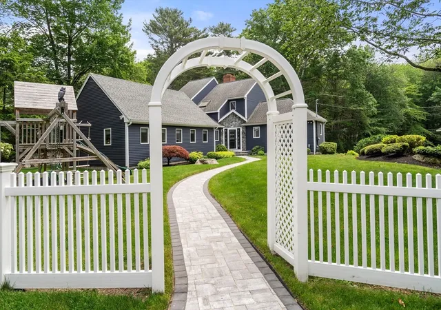 2nd image of 21 Forest Lane, Manchester, MA 01944 | MLS# 73536474