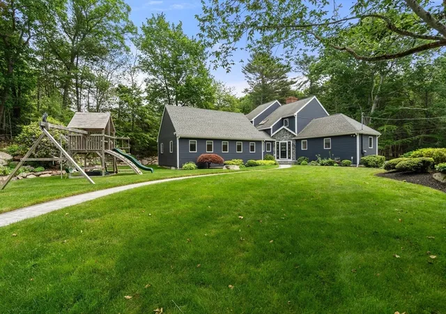 4th image of 21 Forest Lane, Manchester, MA 01944 | MLS# 73536474