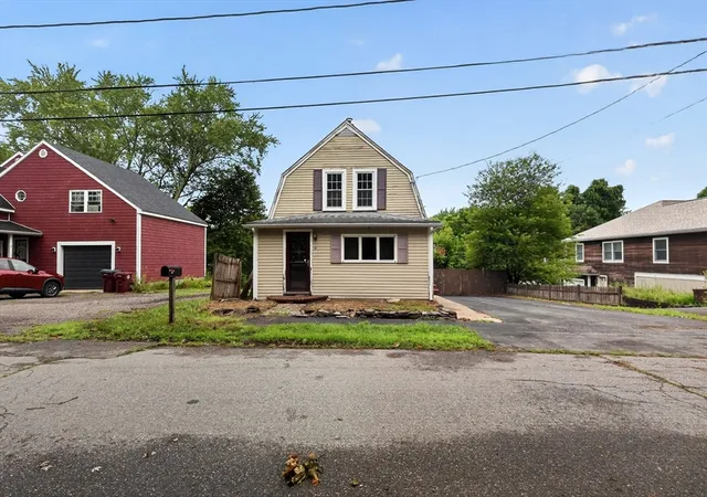 1st image of 15 Hillside Ave, Middleboro, MA 02346 | MLS# 73567710