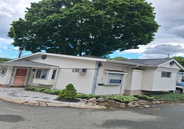 3rd image of 41 Pine Street #16, Peabody, MA 01960 | MLS# 73560335