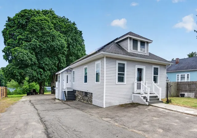 Homes for sale in Methuen, MA | 524 Lowell St, Methuen, MA 01844 | MLS# 73537446