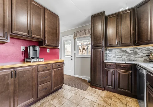 Homes for sale in Springfield, MA | 64 Rochford Cir, Springfield, MA 01128 | MLS# 73527652