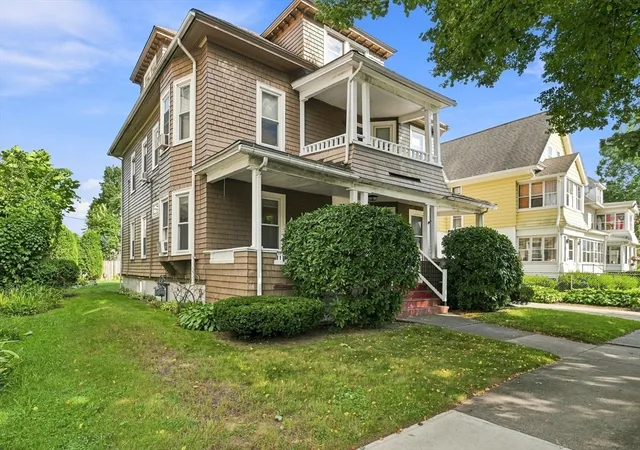 2nd image of 33 Kenwood Ter, Springfield, MA 01108 | MLS# 73567786