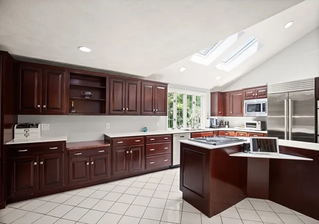 3rd image of 4 Pentucket Ln, Danvers, MA 01923 | MLS# 73534378