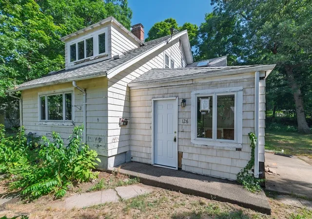 1st image of 126 Lakehurst Ave, East Weymouth, MA 02189 | MLS# 73563376