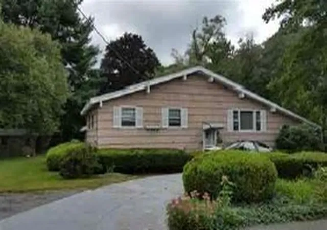 Photo 1 of Sale Pending at 4 Pinewood Rd, Peabody, MA 01960 | MLS# 73569725 | Listing updated on 2026-08-30