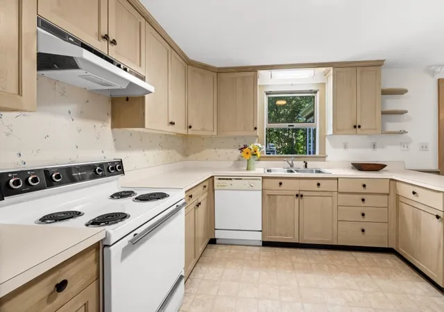 3rd image of 52 Oak Knoll, West Tisbury, MA 02575 | MLS# 73548242