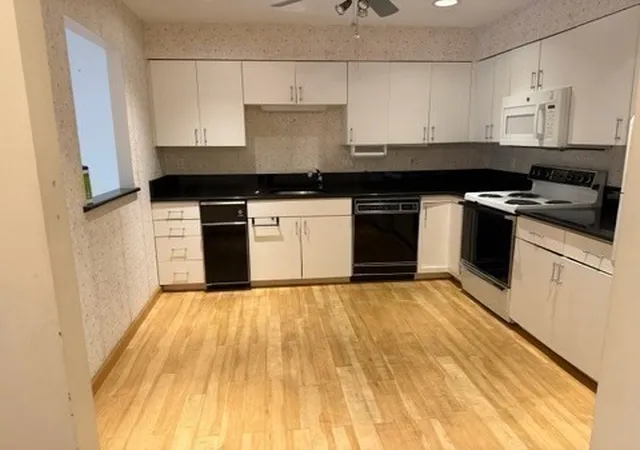 Listing Photo 5 - Condo for sale in building located at 50 Freedom Holw, Salem, MA 01970 - Unit #403