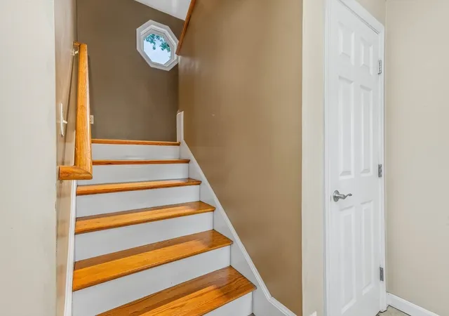 4th image of 77 Oakcrest Dr, North Attleboro, MA 02760 | MLS# 73563650