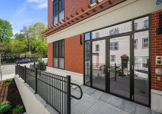 1st image of 8 Leverett St #4, Brookline, MA 02445 | MLS# 73508896