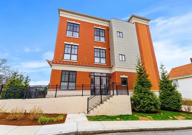 2nd image of 8 Leverett St, Brookline, MA 02445