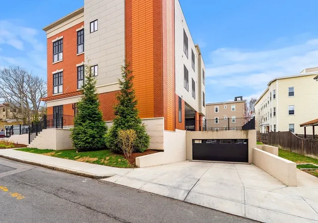 35th image of 8 Leverett St #4, Brookline, MA 02445 | MLS# 73508896