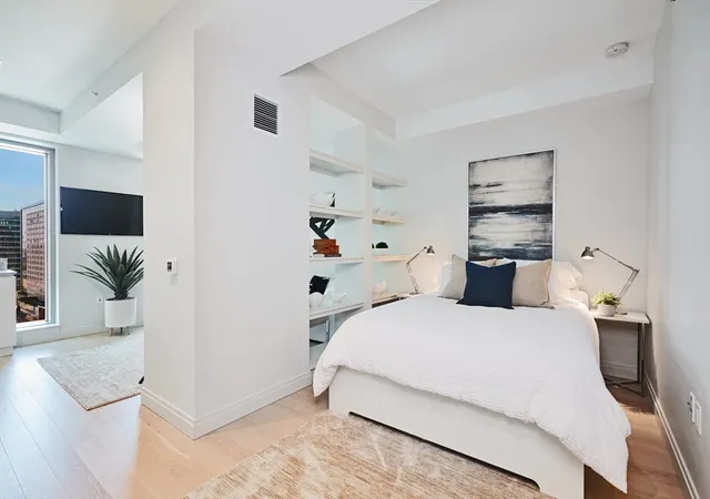 1st image of 135 Seaport Blvd #U18, Boston, MA 02210 | MLS# 73555376
