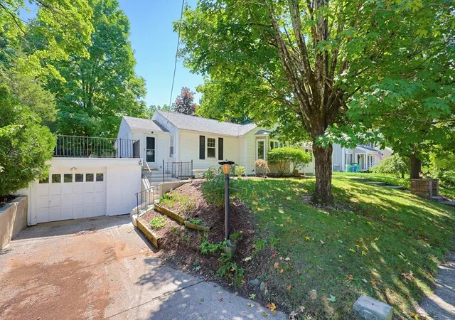 3rd image of 20 Tondreau Ave, Attleboro, MA 02703 | MLS# 73559878