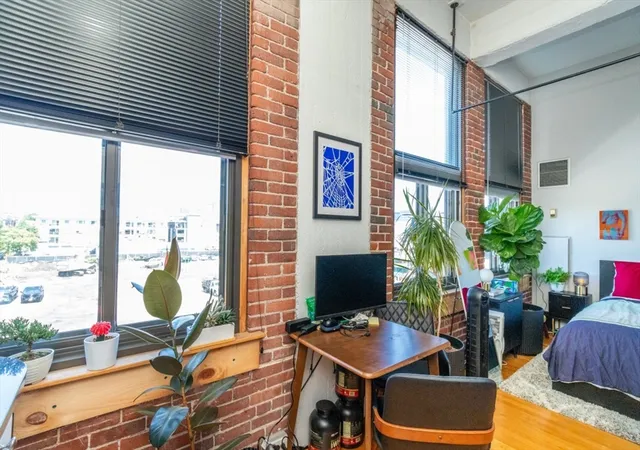 Homes for sale in Boston, MA | 320 W 2Nd St #303, Boston, MA 02127 | MLS# 73549307