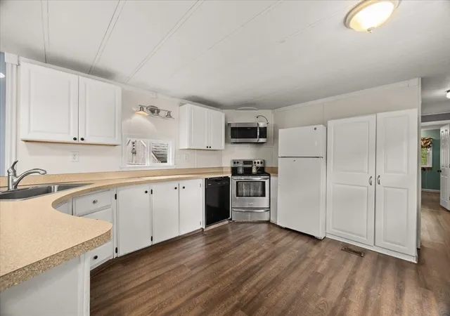 Photo 4 of Sale Pending at 14 Judith Cir, Wareham, MA 02576 | MLS# 73568012 | Listing updated on 2026-09-20