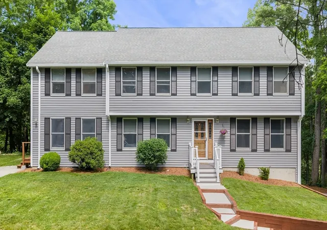 2nd image of 10 Grandview Rd, Reading, MA 01867 | MLS# 73537665