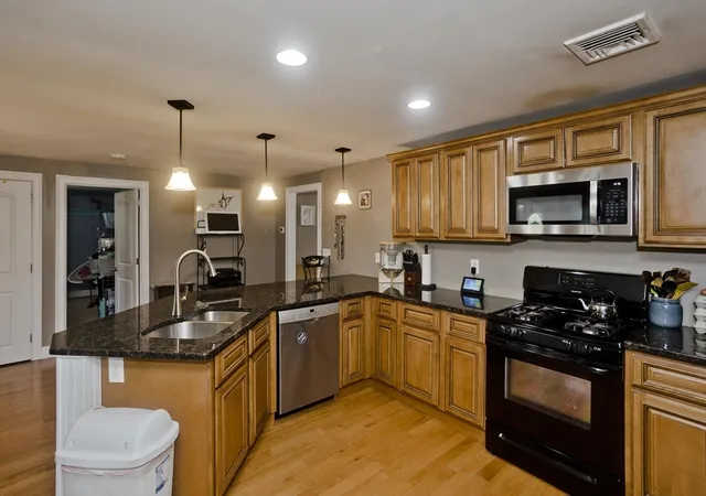 Photo 4 of Single family home for sale at 1075 Main St, Agawam, MA 01001 | MLS# 73557840 | Listing updated on 2026-10-10