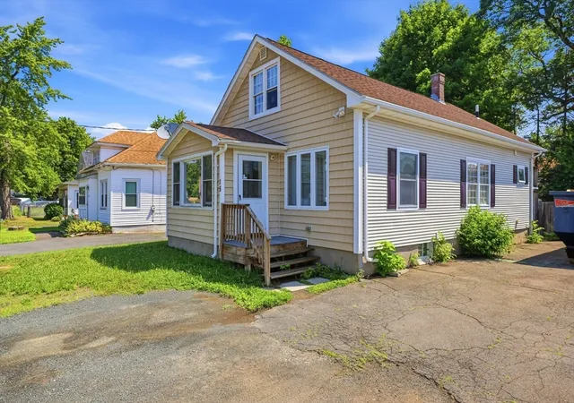 Homes for sale in Agawam, MA | 15 Rhodes, Agawam, MA 01030 | MLS# 73544370