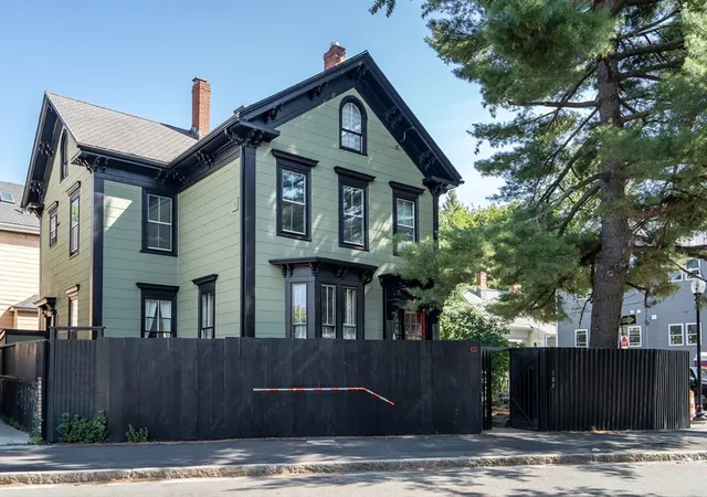 1st image of 102 River St #2, Cambridge, MA 02139 | MLS# 73553361