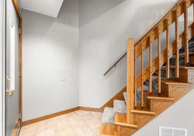 3rd image of 13 Eaton Ct, Haverhill, MA 01832