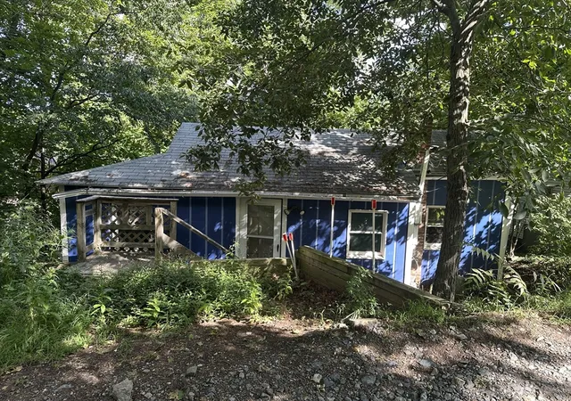 1st image of 35 Hillcrest St, Waltham, MA 02451 | MLS# 73568160