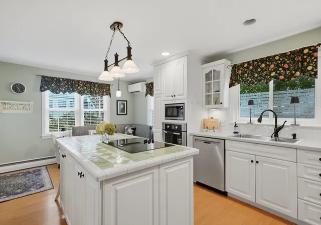 Photo 3 of Sale Pending at 21 Oakwood Ave, Saugus, MA 01906 | MLS# 73565361 | Listing updated on 2026-10-07