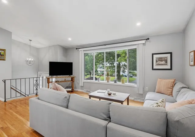 3rd image of 36 Valentine Rd, Northborough, MA 01532 | MLS# 73556371