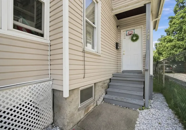 38th image of 102 104 Cambridge St, Springfield, MA 01109 | MLS# 73553043