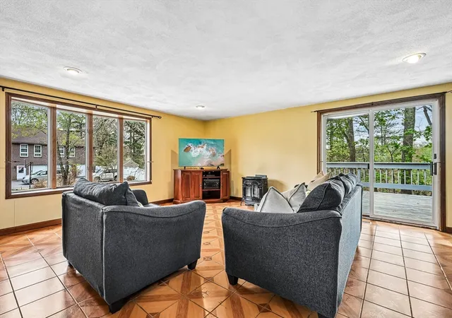 Homes for sale in North Reading, MA | 20 Crestwood Rd, North Reading, MA 01864 | MLS# 73518292
