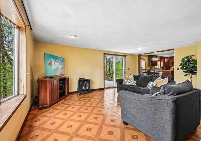 Homes for sale in North Reading, MA | 20 Crestwood Rd, North Reading, MA 01864 | MLS# 73518292