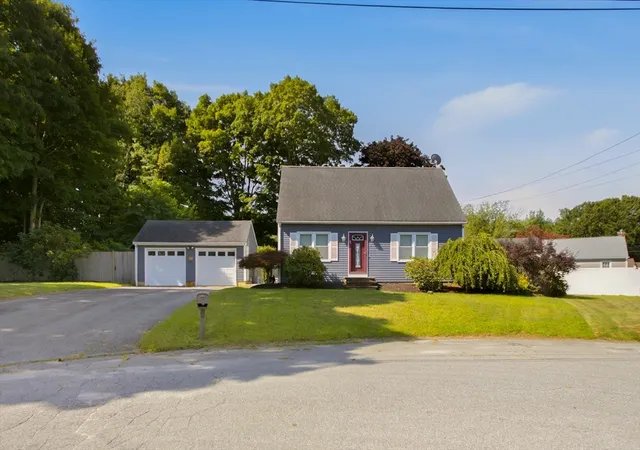 2nd image of 5 Beejay Ct, Warren, RI 02885 | MLS# 73567380