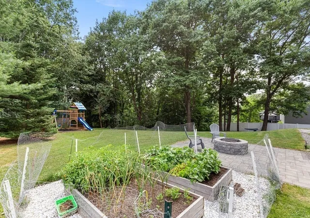 Homes for sale in North Attleboro, MA | 670 Hickory Rd, North Attleboro, MA 02760 | MLS# 73541577